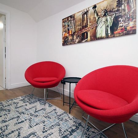 Lovely Studio Flat With Free Parking - Near To City Center Swansea Exterior photo