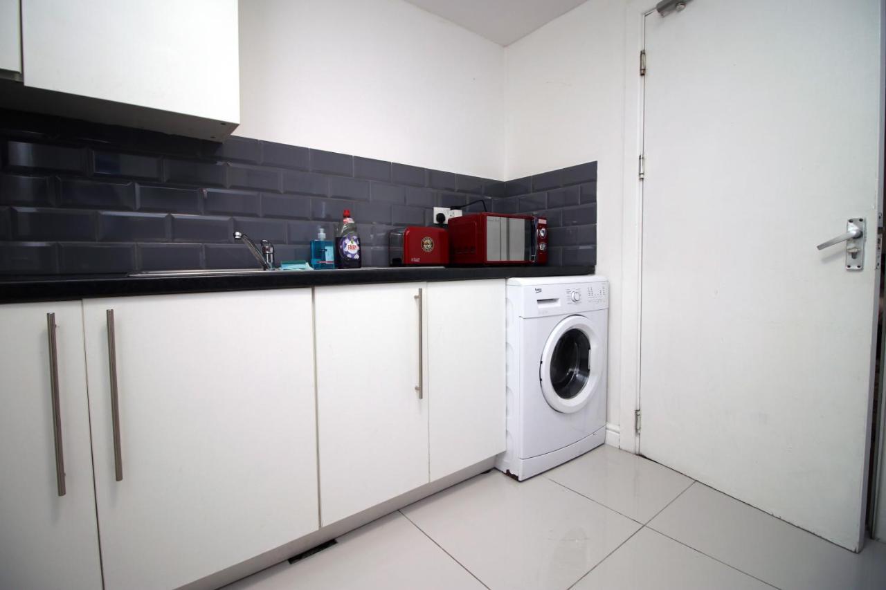 Lovely Studio Flat With Free Parking - Near To City Center Swansea Exterior photo