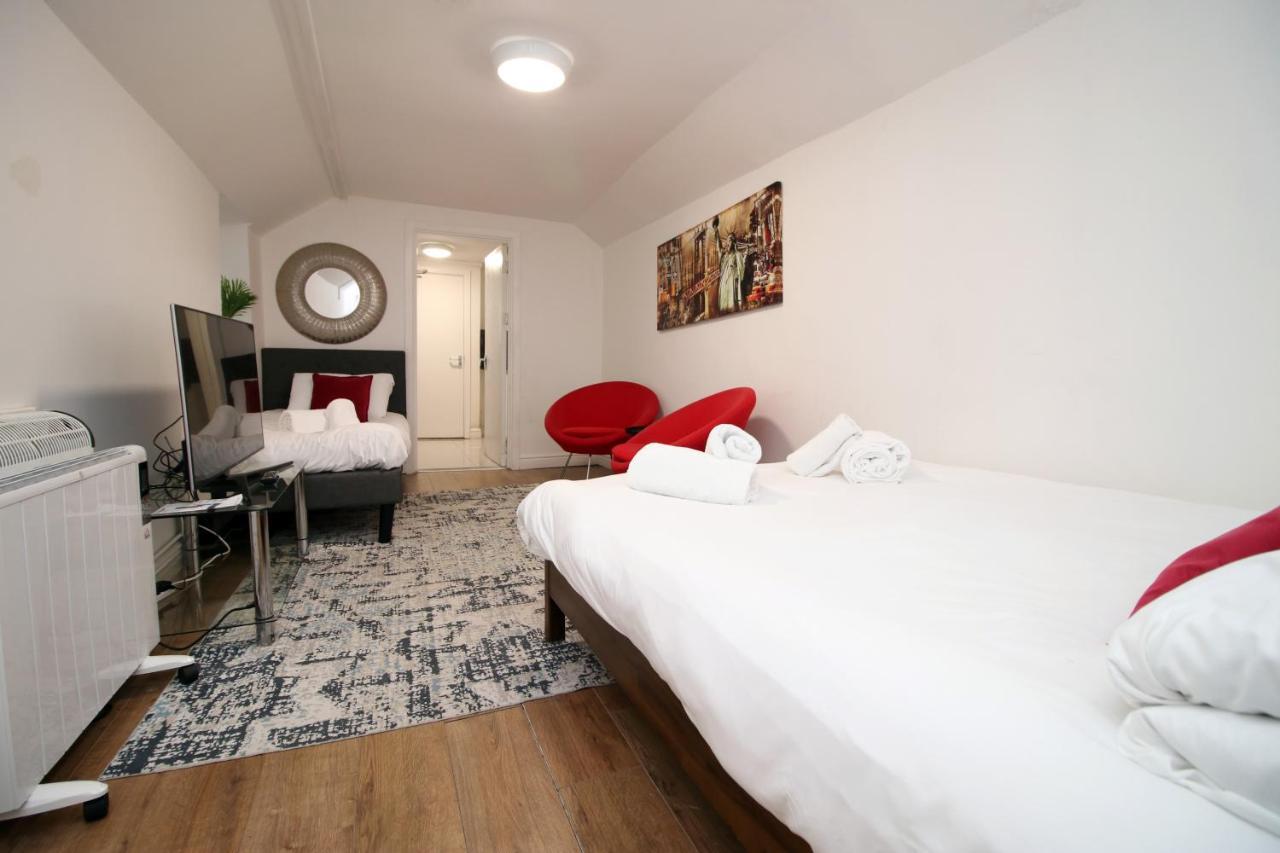 Lovely Studio Flat With Free Parking - Near To City Center Swansea Exterior photo