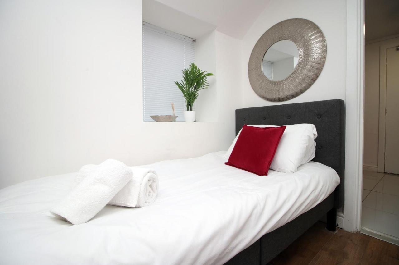 Lovely Studio Flat With Free Parking - Near To City Center Swansea Exterior photo